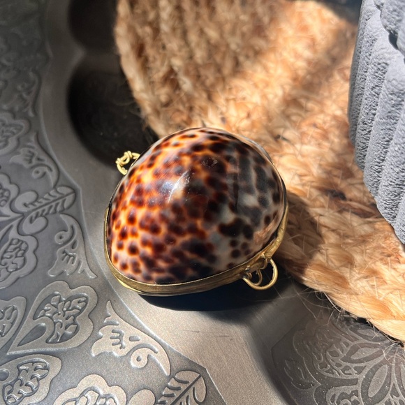 Tom Ford Solid Perfume Shell - Picture 2 of 7